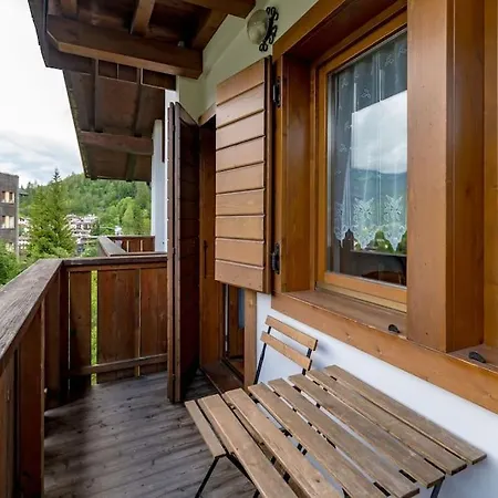 Dolomiti Skyview Duplex With Private Park -20' Cortina Apartment Borca di Cadore